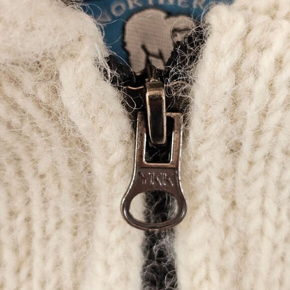 Northern Lifestyles Canada Hand Knitted Wool Bear Hoodie Jacket M - Picture 9 of 11